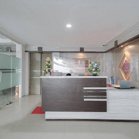 Urbanview Hotel Bari Syariah Palembang By Reddoorz Exteriér fotografie
